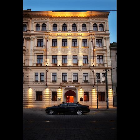 Luxury Family Hotel Royal Palace Praha Bagian luar foto
